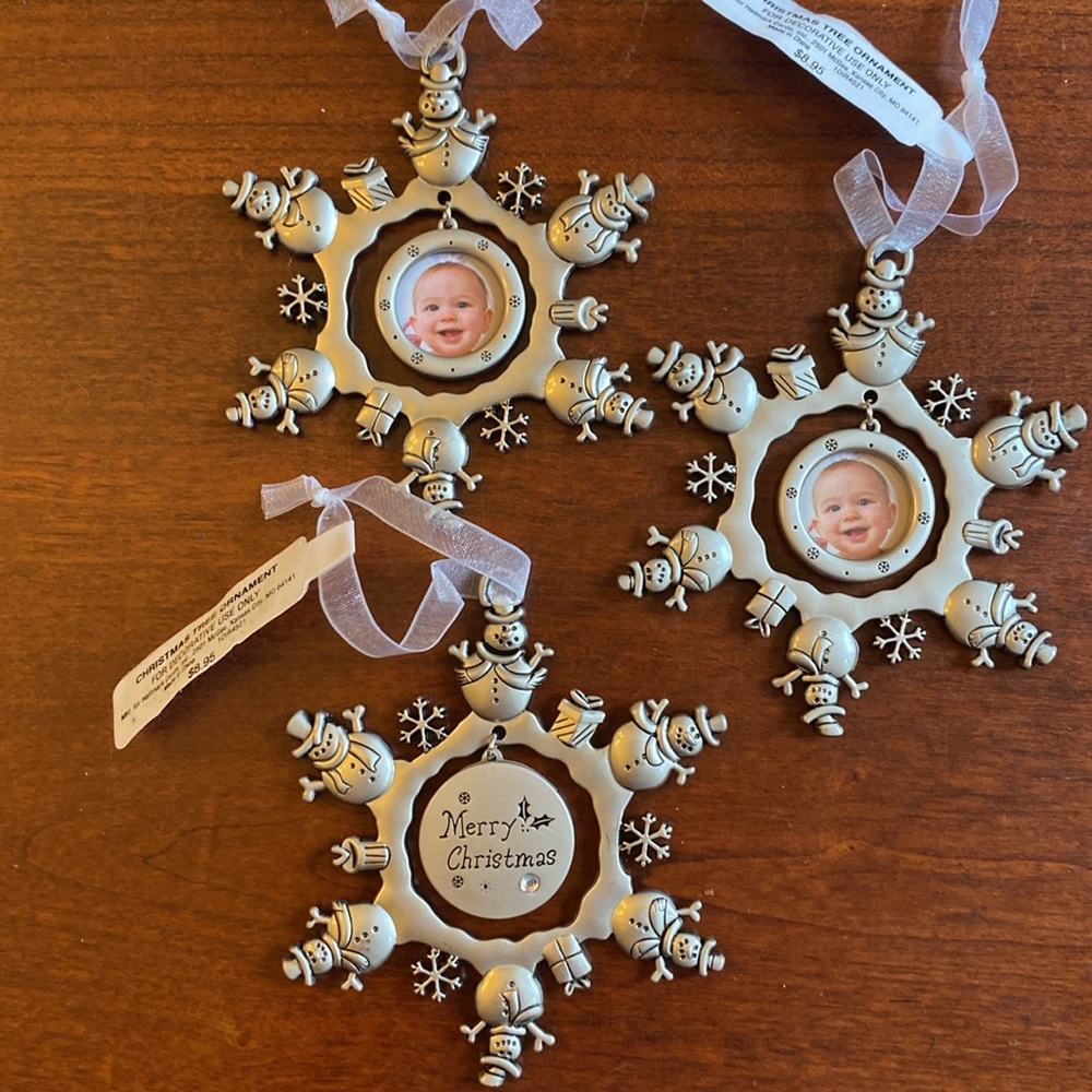 Merry Christmas Photo Holder Snowman Metal Ornament. NWT. Set of 3.